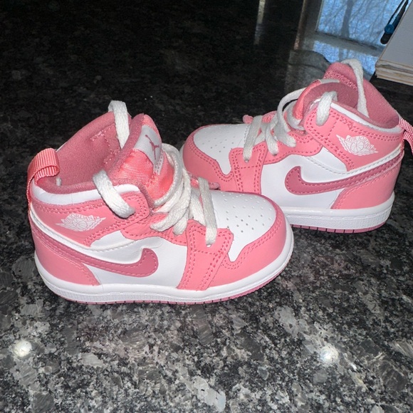 Baby girl Nike Jordan’s - Picture 1 of 5